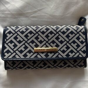Tommy Hilfiger Navy and White Patterned Wallet